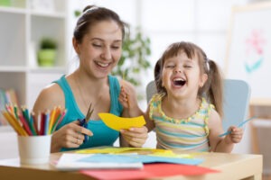 Crafts for Mommy & Me: DIY Fun for You and Your Little One! 👩‍👧